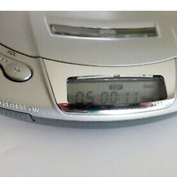 Sony CD Walkman D-E200 CD player silver in excellent condition - Picture 4 of 9